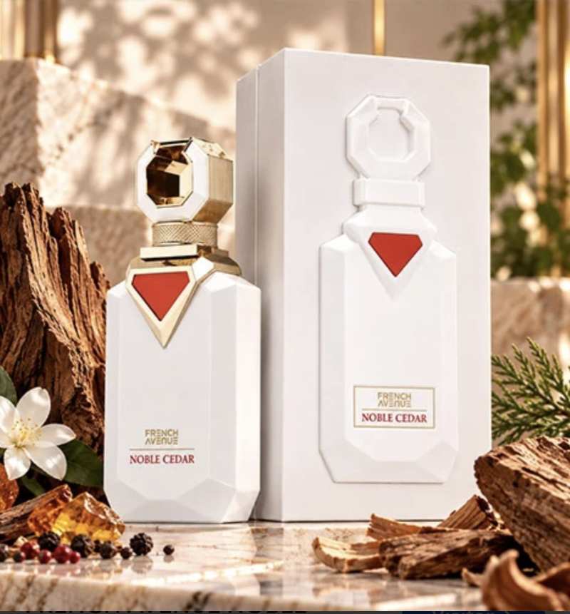 French Avenue Noble Cedar – Perfume Unisex Amaderado, Floral y Almizclado